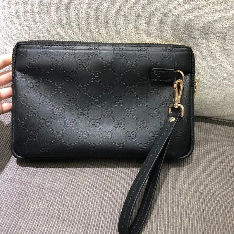 G*u*i bags 1917m0061