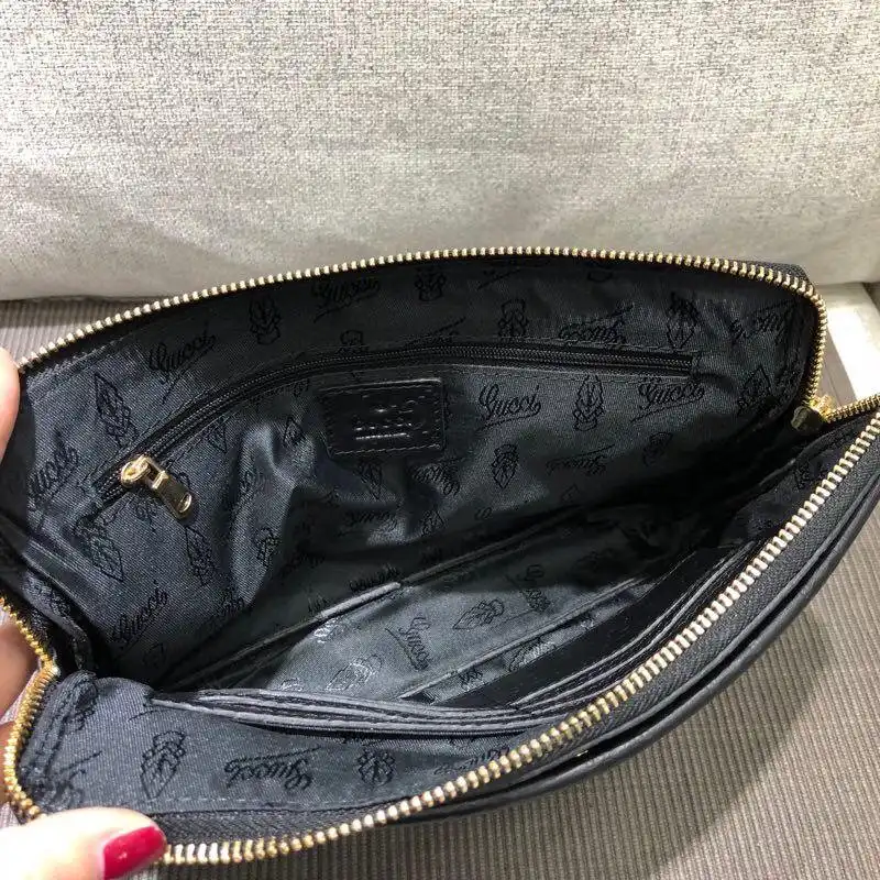 G*u*i bags 1917m0061