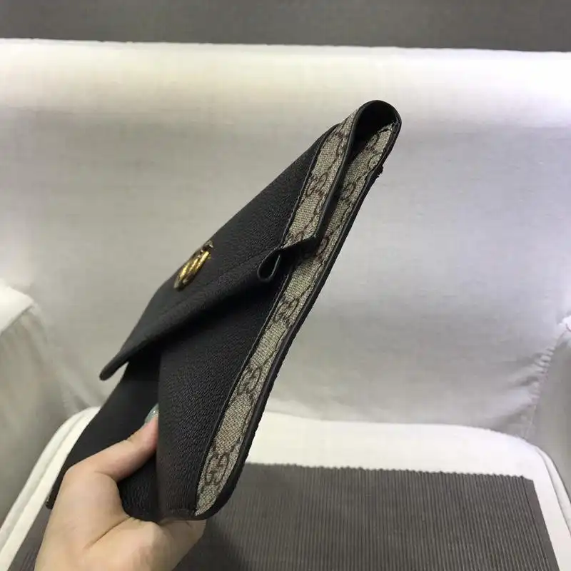 G*u*i bags 1917m0064