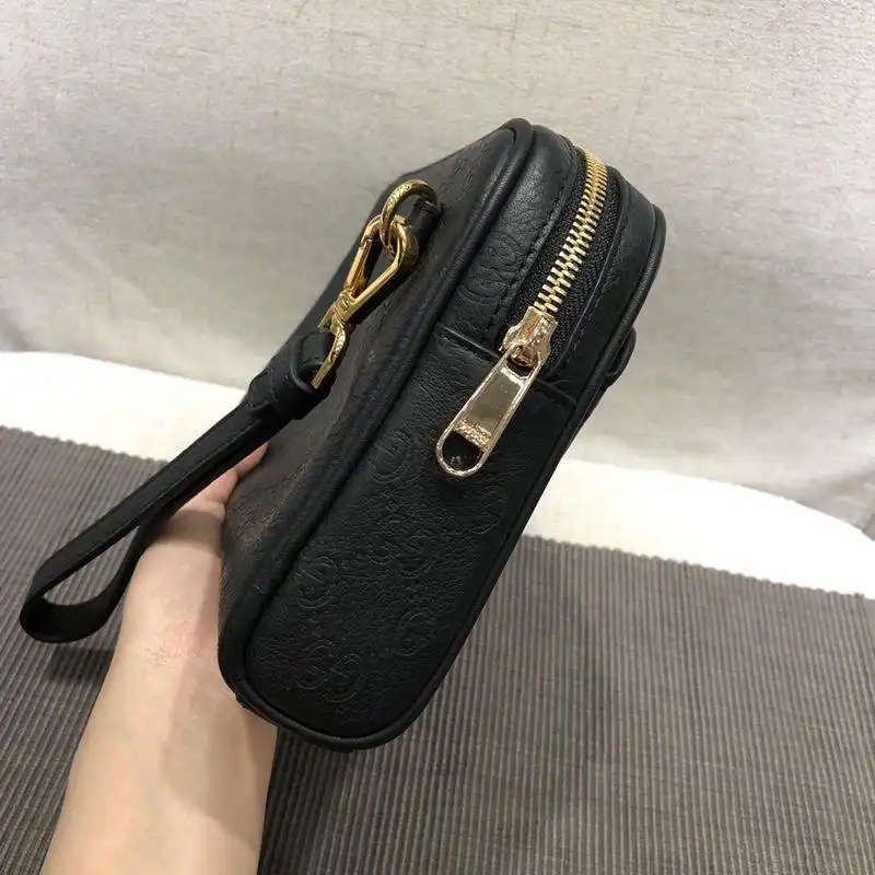 G*u*i bags 1917m0073