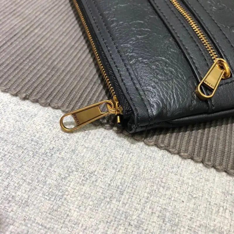 G*u*i bags 1917m0081