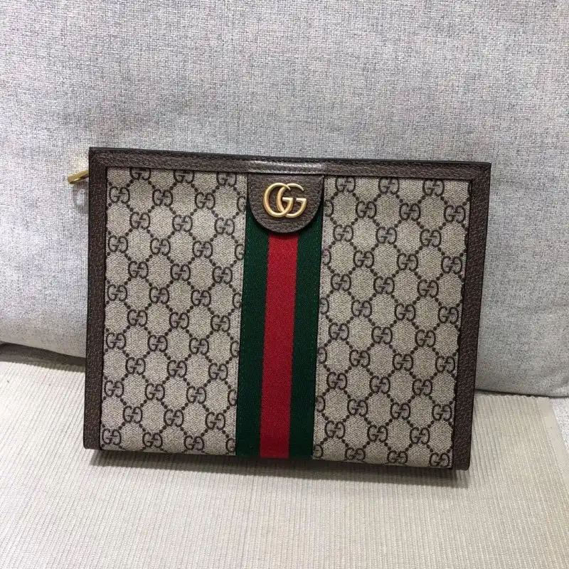 G*u*i bags 1917m0144