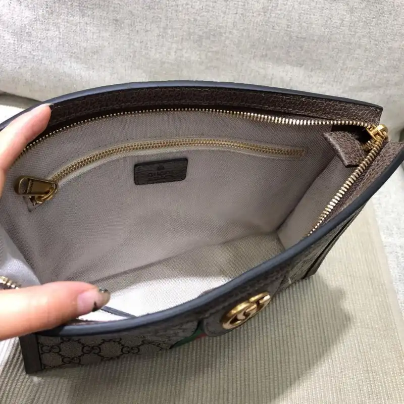 G*u*i bags 1917m0144