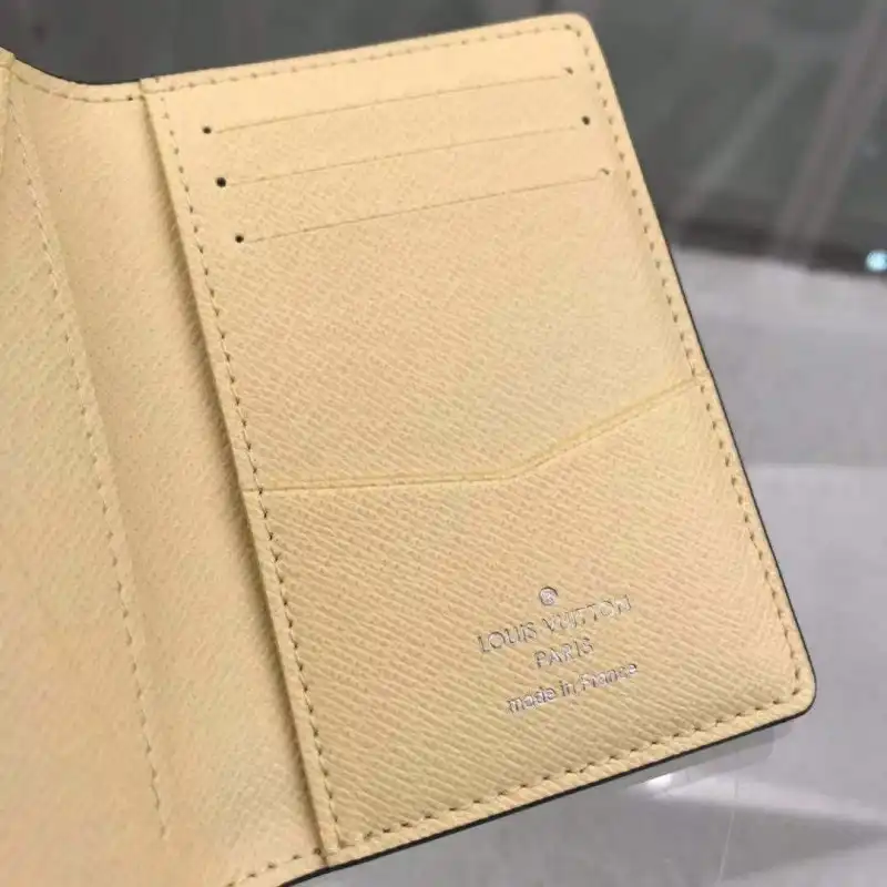 LV Bags 19B570025