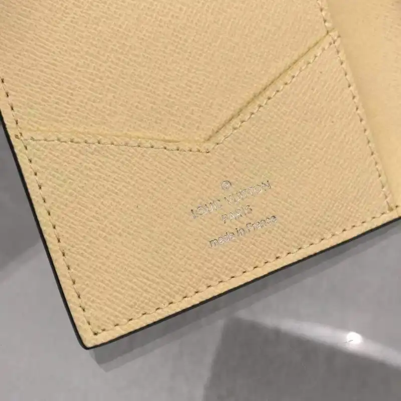 LV Bags 19B570051