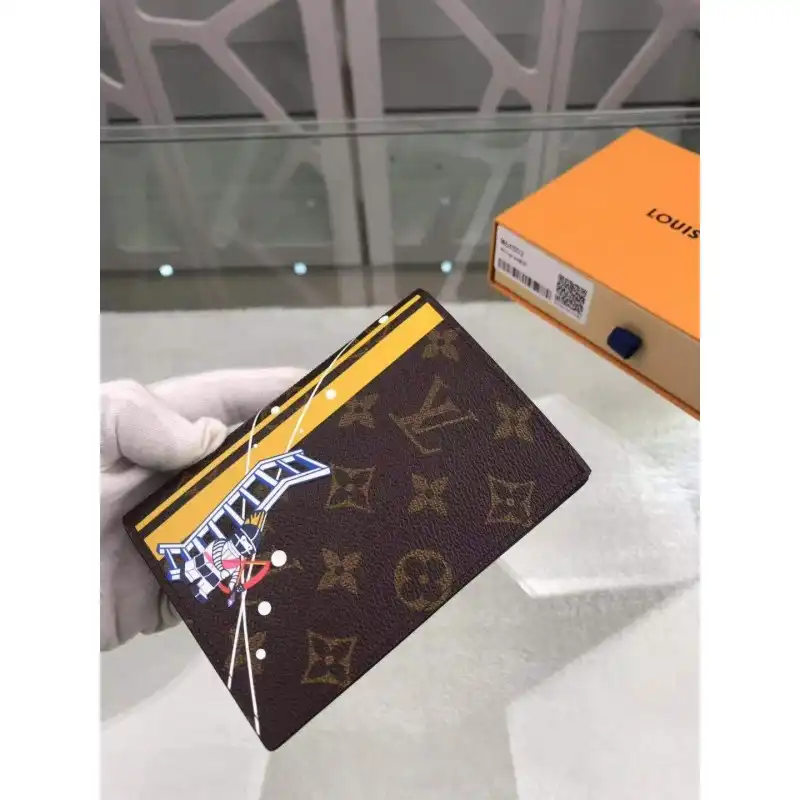 LV Bags 19B570078