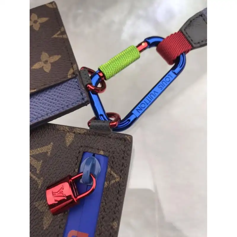 LV Bags 19B570149