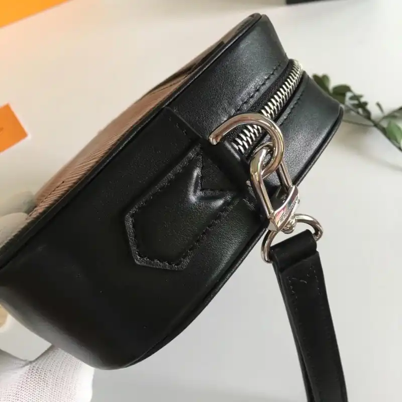 LV Bags 19B570222