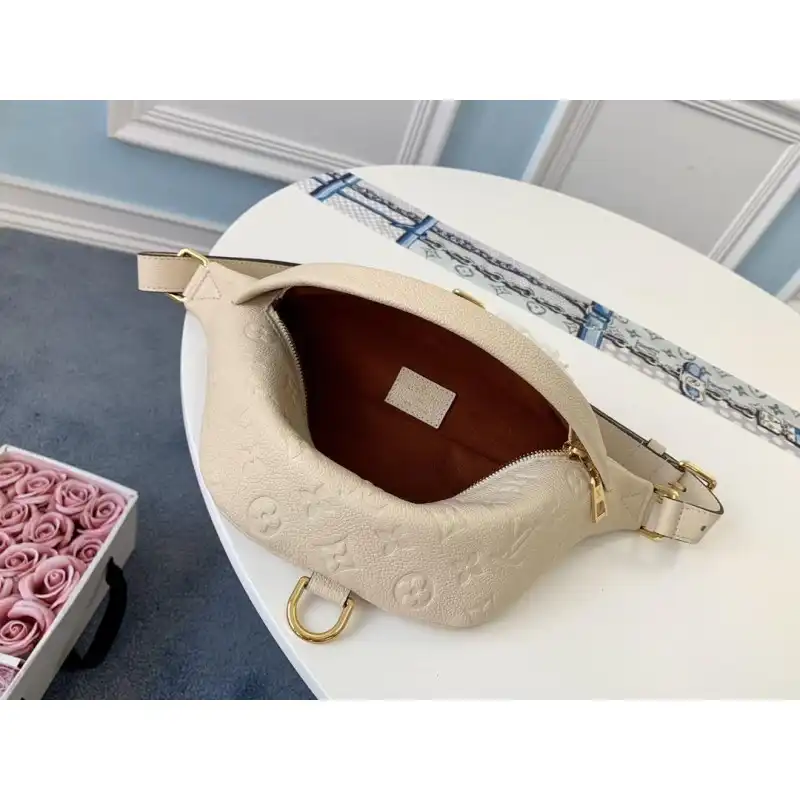 LV Bags 19B5790032