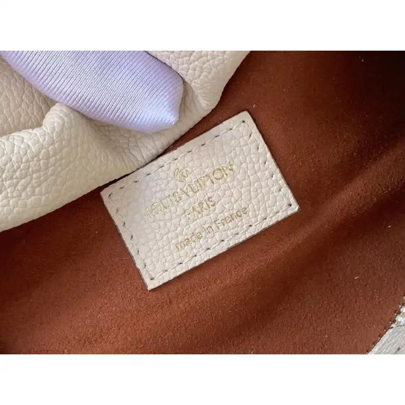 LV Bags 19B5790032