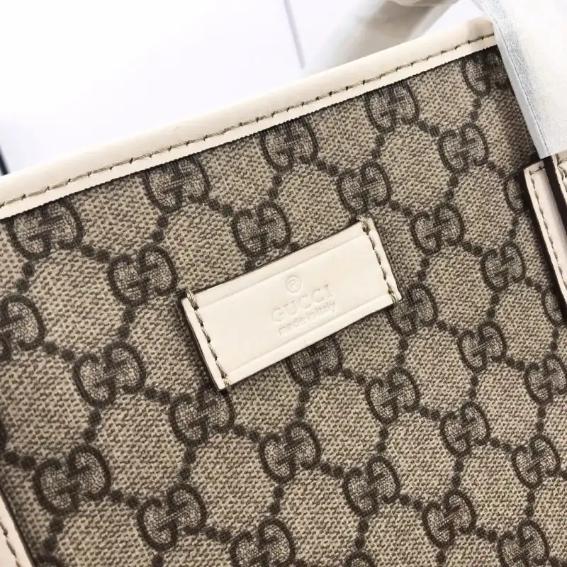 G*u*i bags 19b57g0021