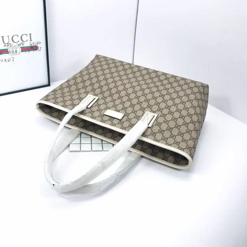 G*u*i bags 19b57g0021