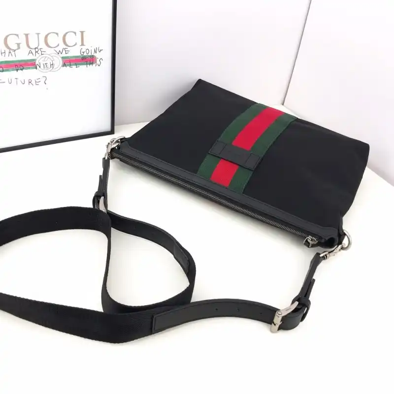 G*u*i bags 19b57g0053