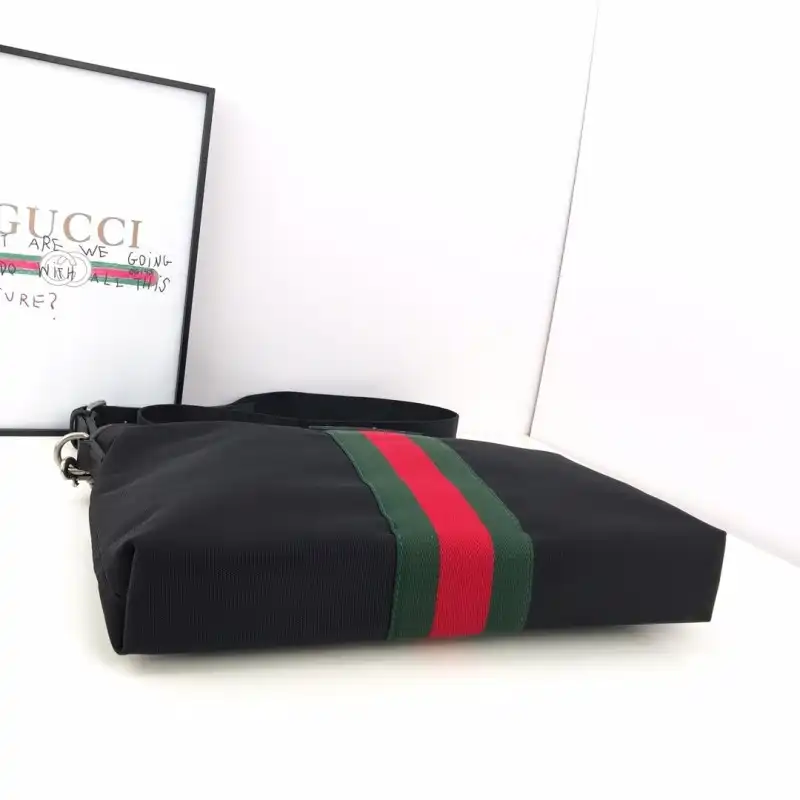 G*u*i bags 19b57g0053
