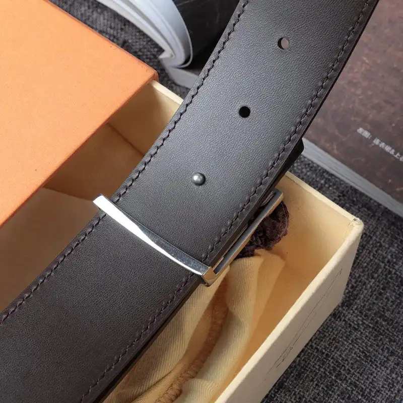 LV s Belte 19xf0097