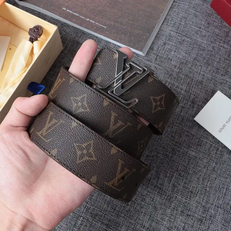 LV s Belte 19xf0097