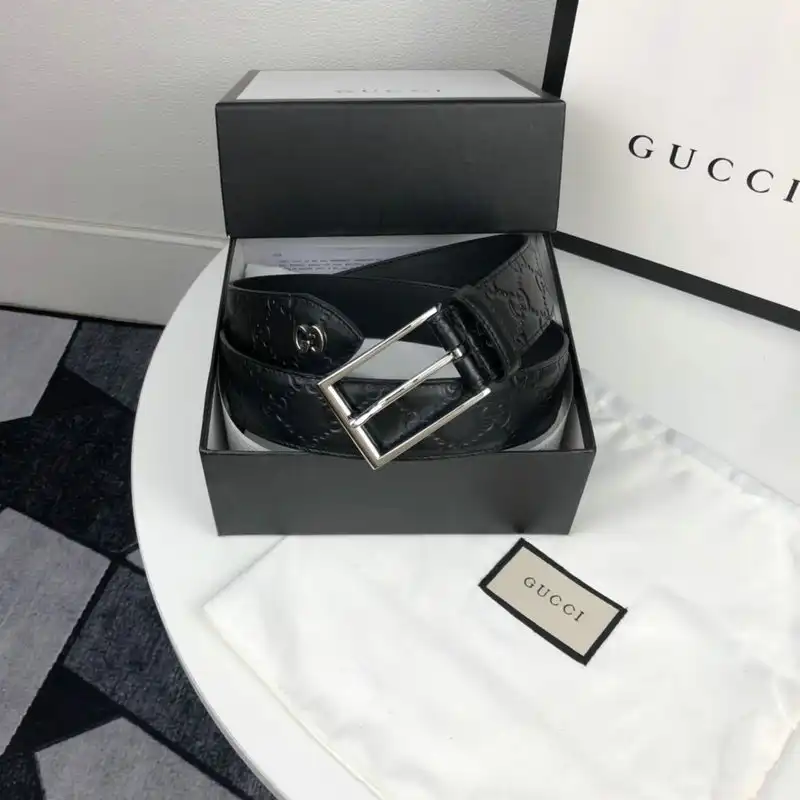 G*u*i s belt 2007xf0094