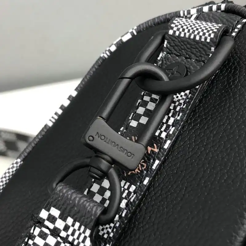 LV Bags 2010B570009
