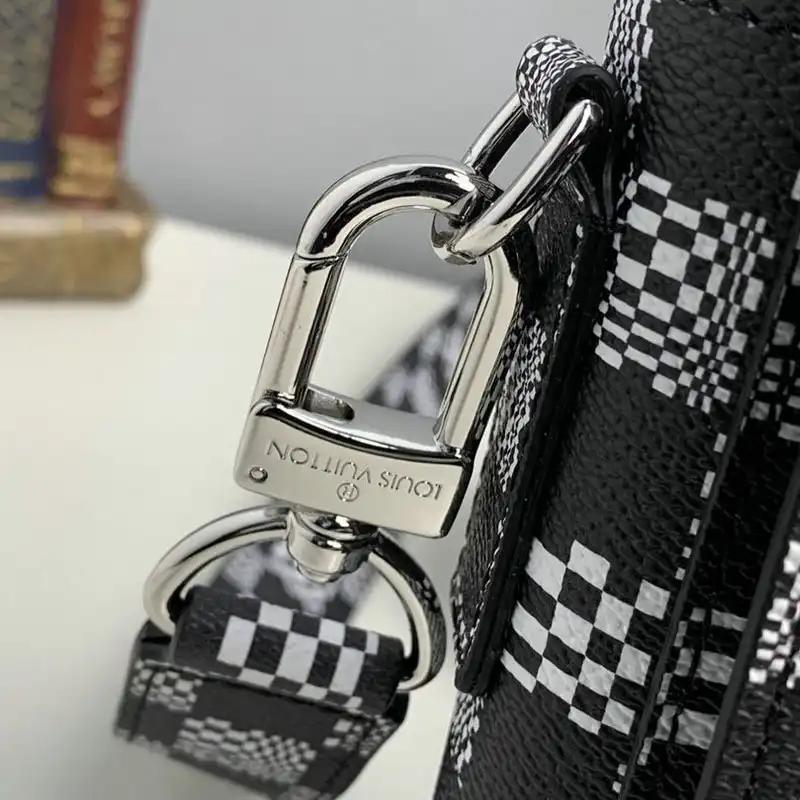 LV Bags 2010B570013