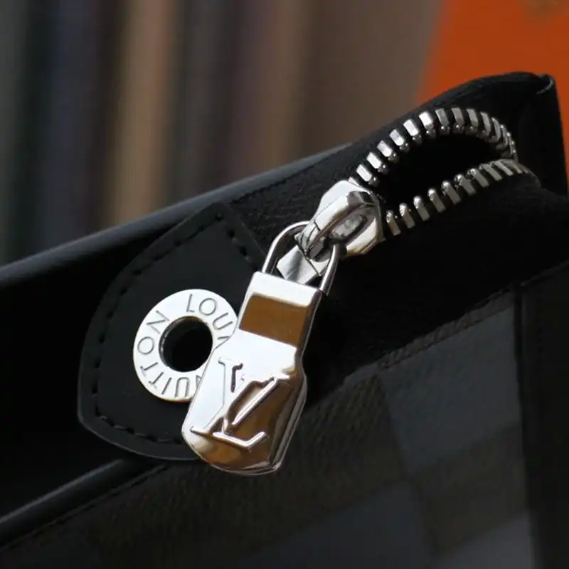 LV Bags 2010B570035