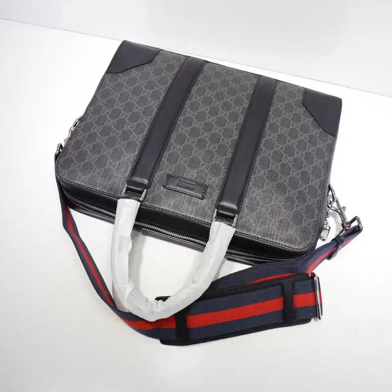 G*u*i briefcases 19gm0020