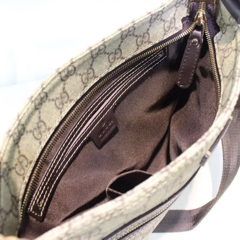G*u*i messenger bags 19gm0034