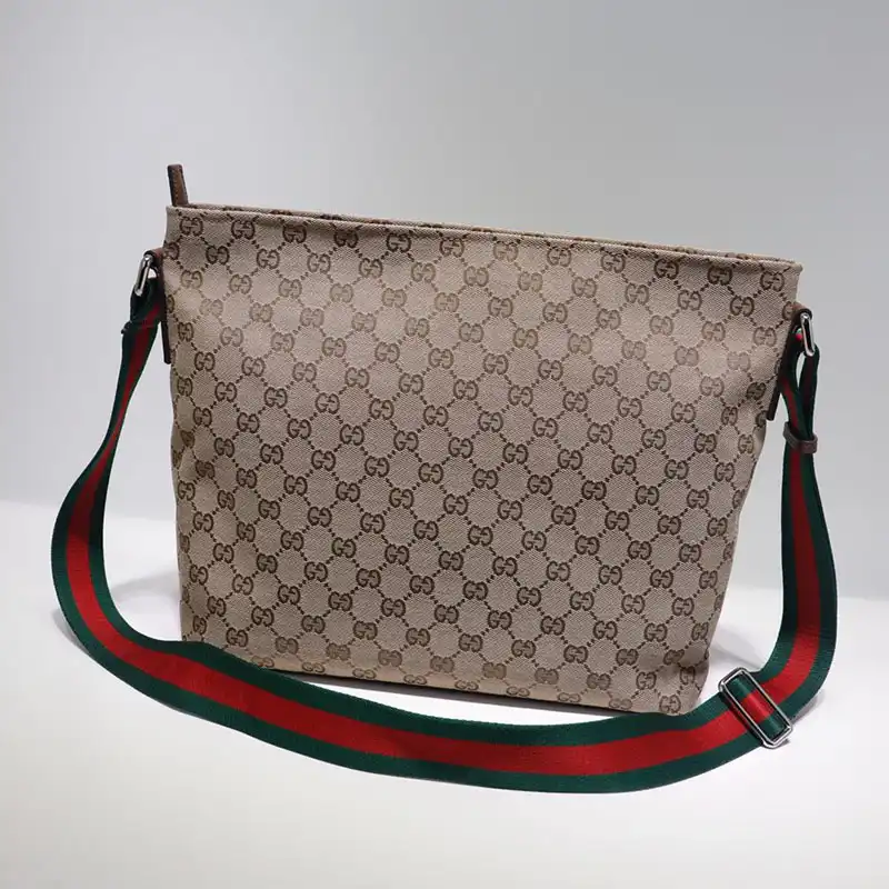 G*u*i crossbody bag 19gm0059