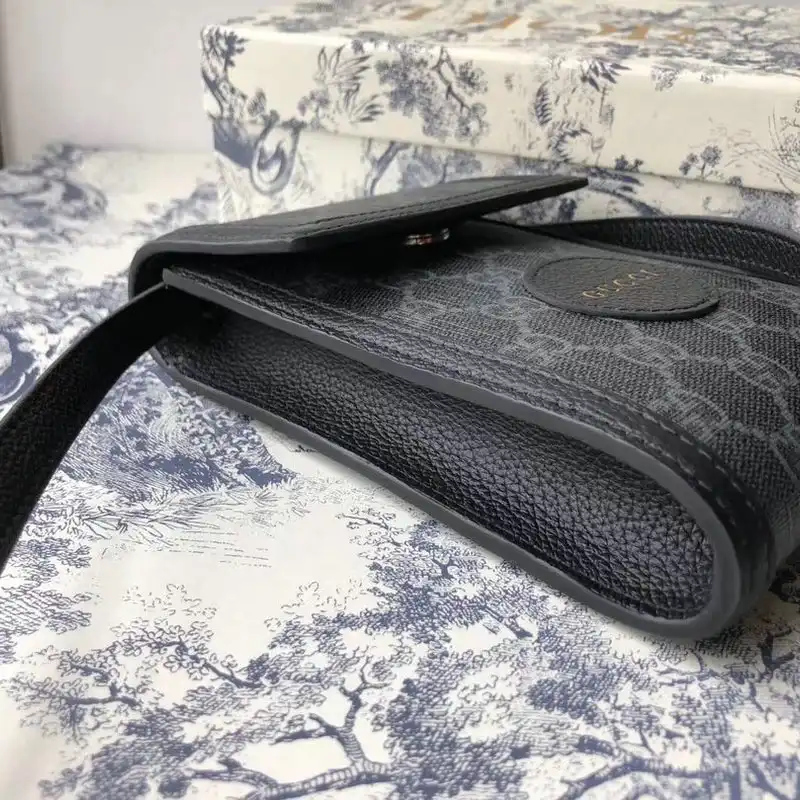 G*u*i bags 208b570059