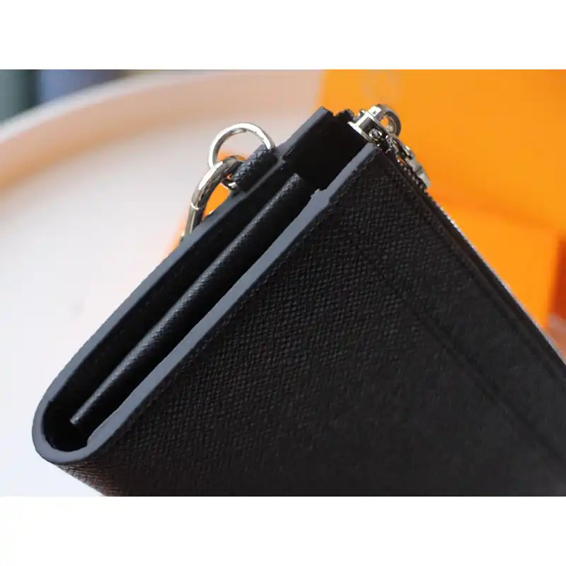 LV Bags 208B570107