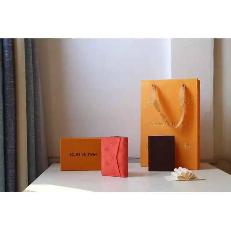 LV Bags 20B570315