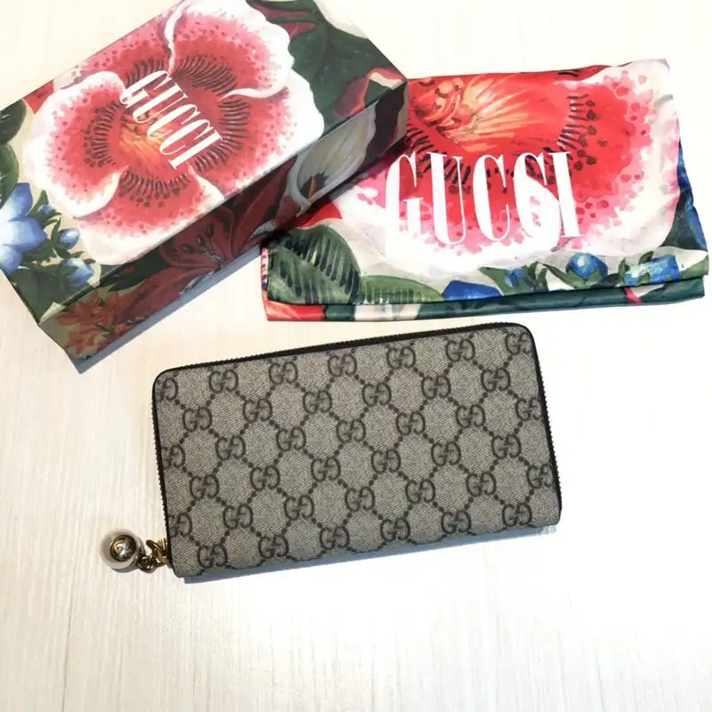 G*u*i bags 20guc0210