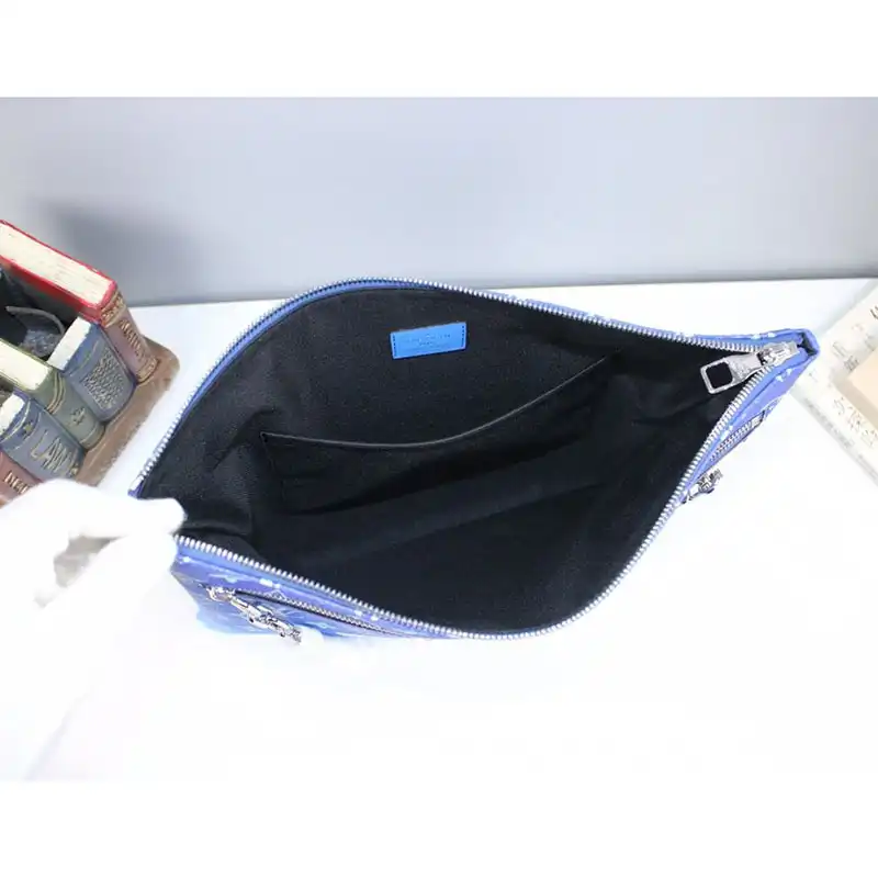 LV Bags 204B570010