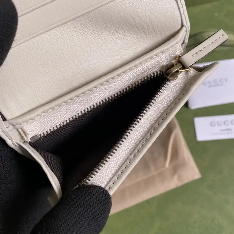 G*u*i s bags 2108ya0066