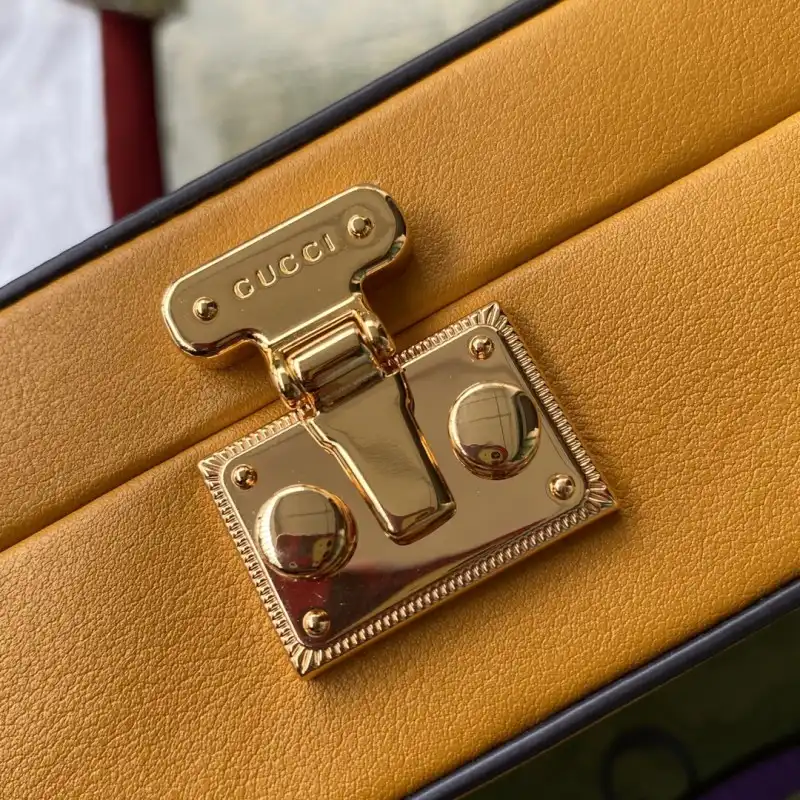 G*u*i s bags 2108ya0098