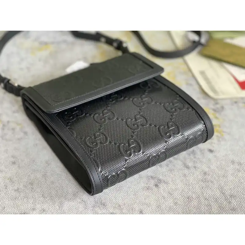 G*u*i bag 2110dj0037