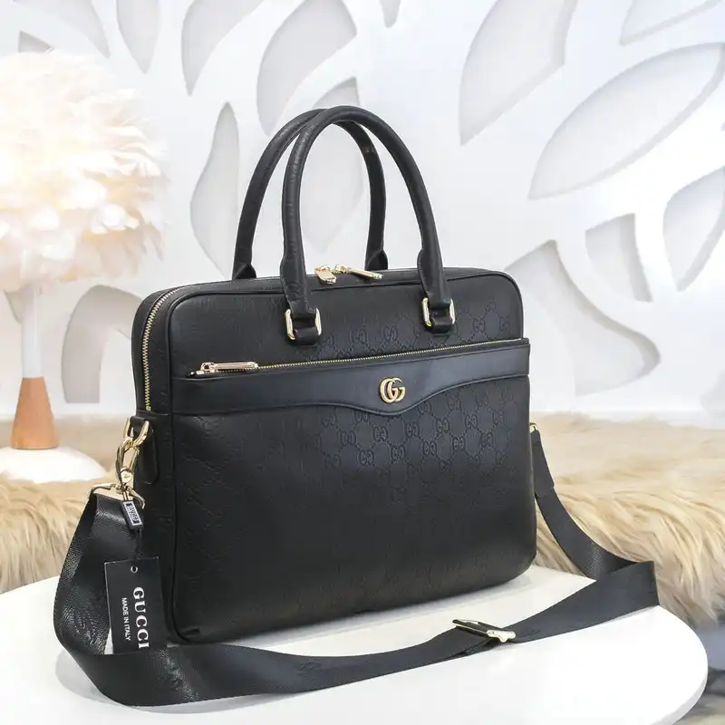 G*u*i s bags 2110yz0010