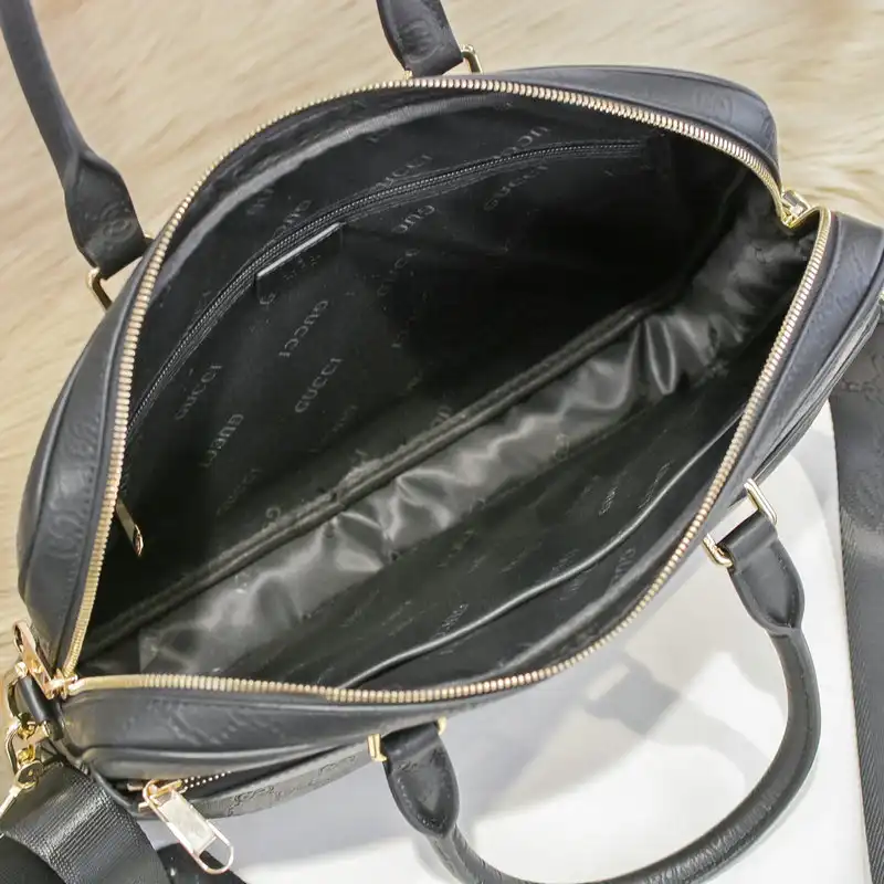 G*u*i s bags 2110yz0010