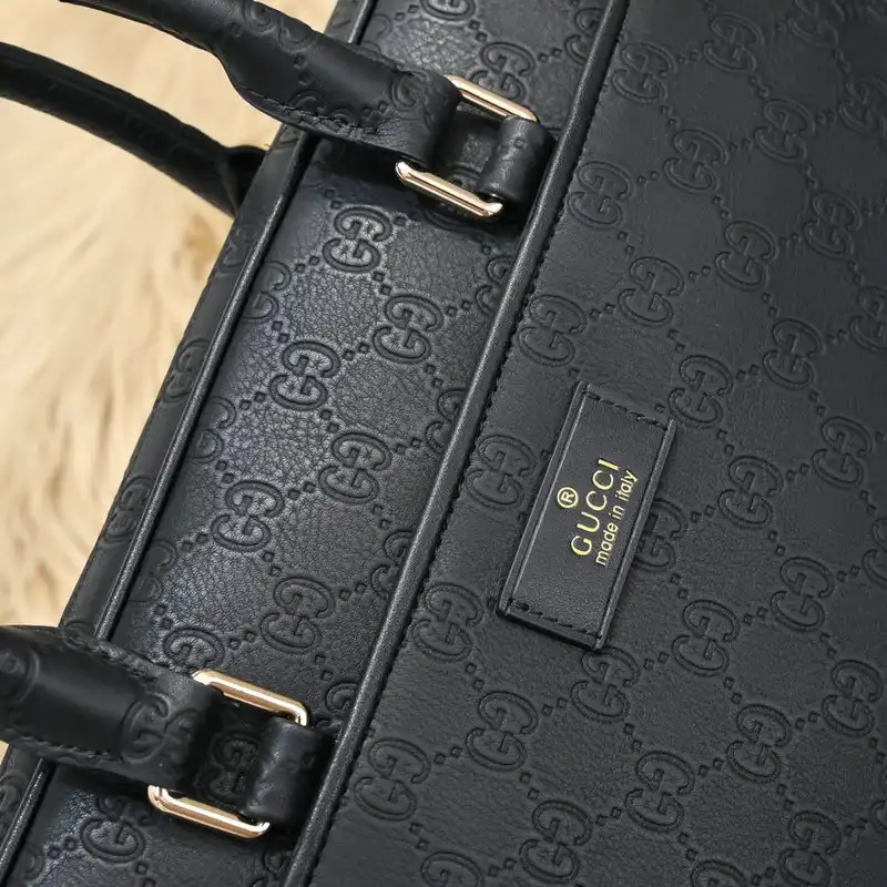 G*u*i s bags 2110yz0011