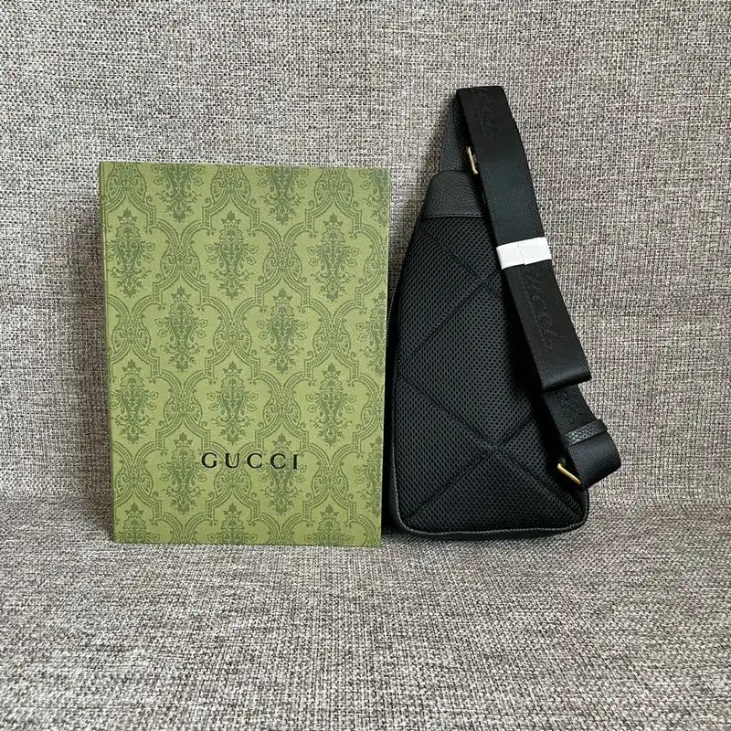 G*u*i s bags 2110yz0037