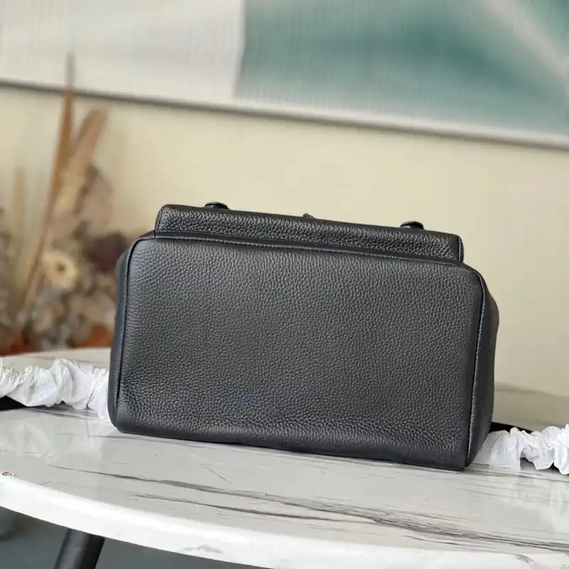 LV Bags 2111YZ0001
