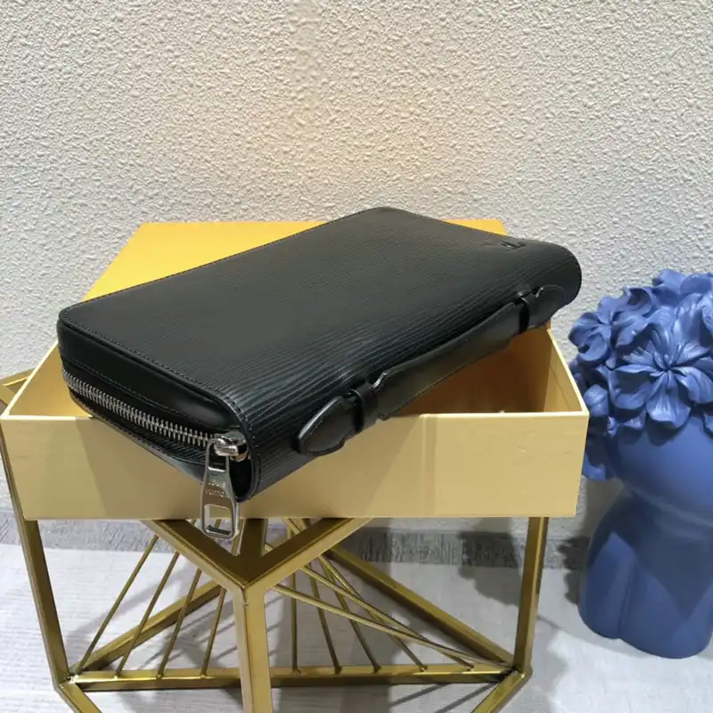 LV Bags 2111YZ0030