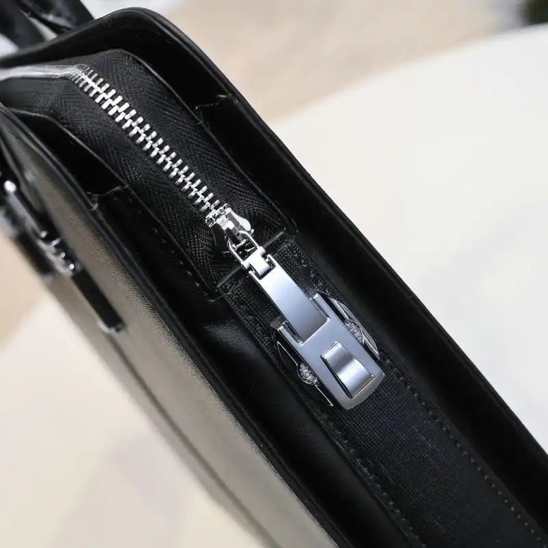 LV Bags 2111YZ0055
