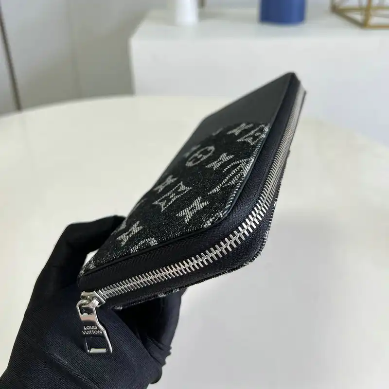 LV Bag 2112FY0008