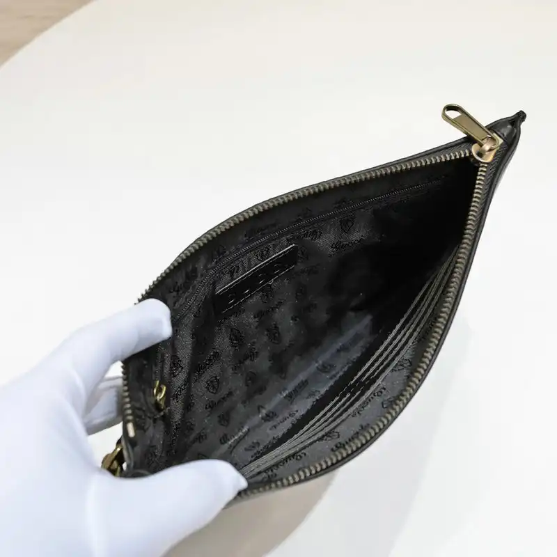 G*u*i bag 2112yz0081