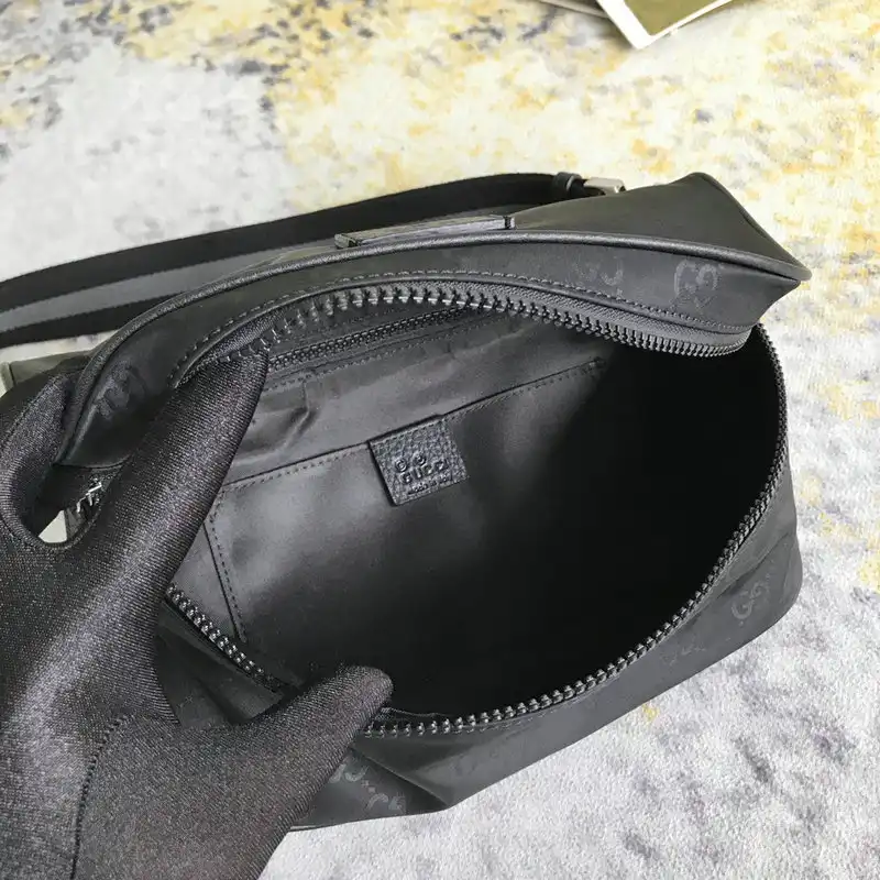 G*u*i bag 2201dj0021