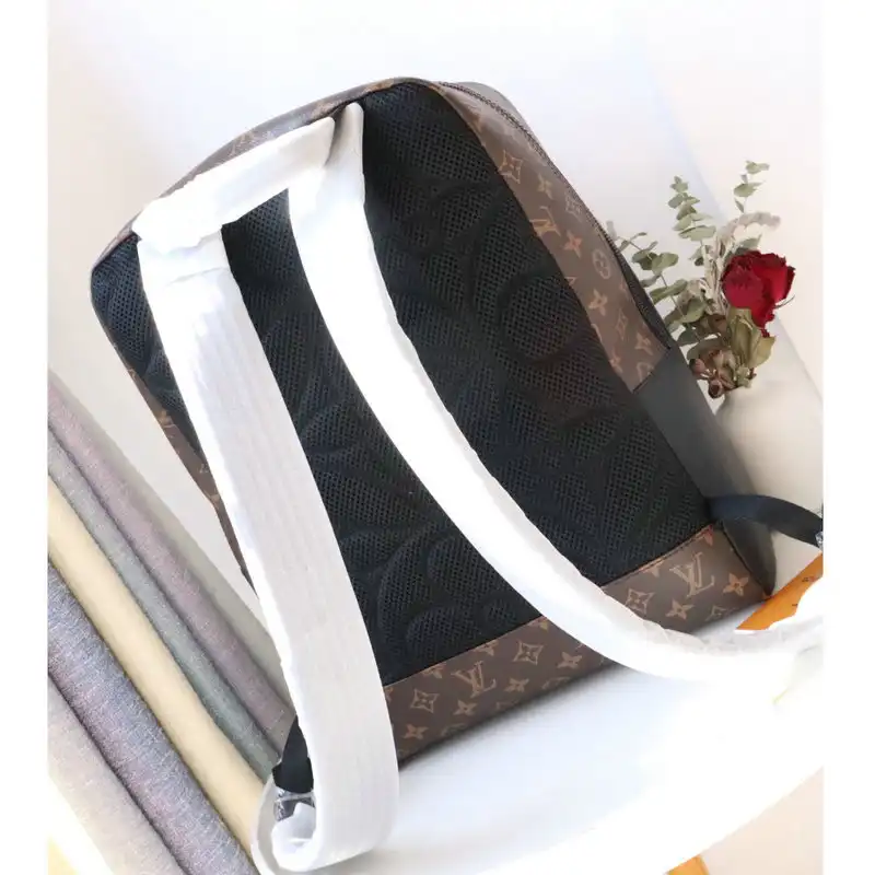 LV Bag 2201DJ0055