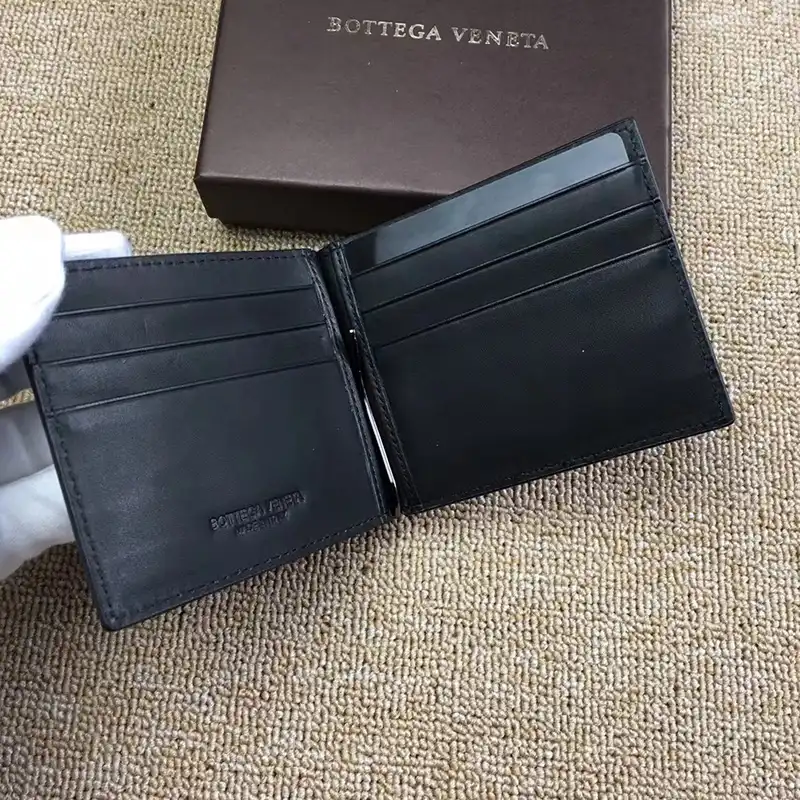 b0tte*a Ven*ta wallet 2204ht0003