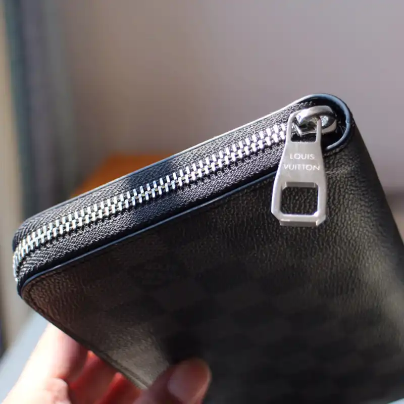 LV Bag 2204HT0018