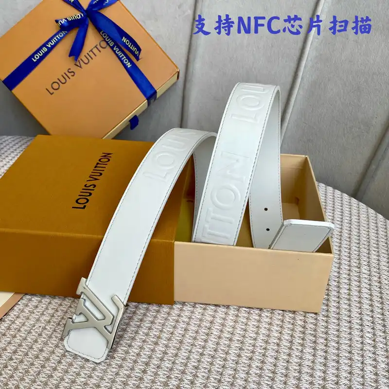 LV Belts 2204XA0131