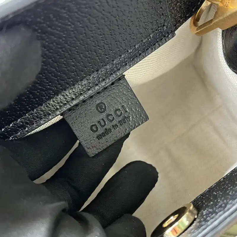 G*u*i bag 2204ya0068